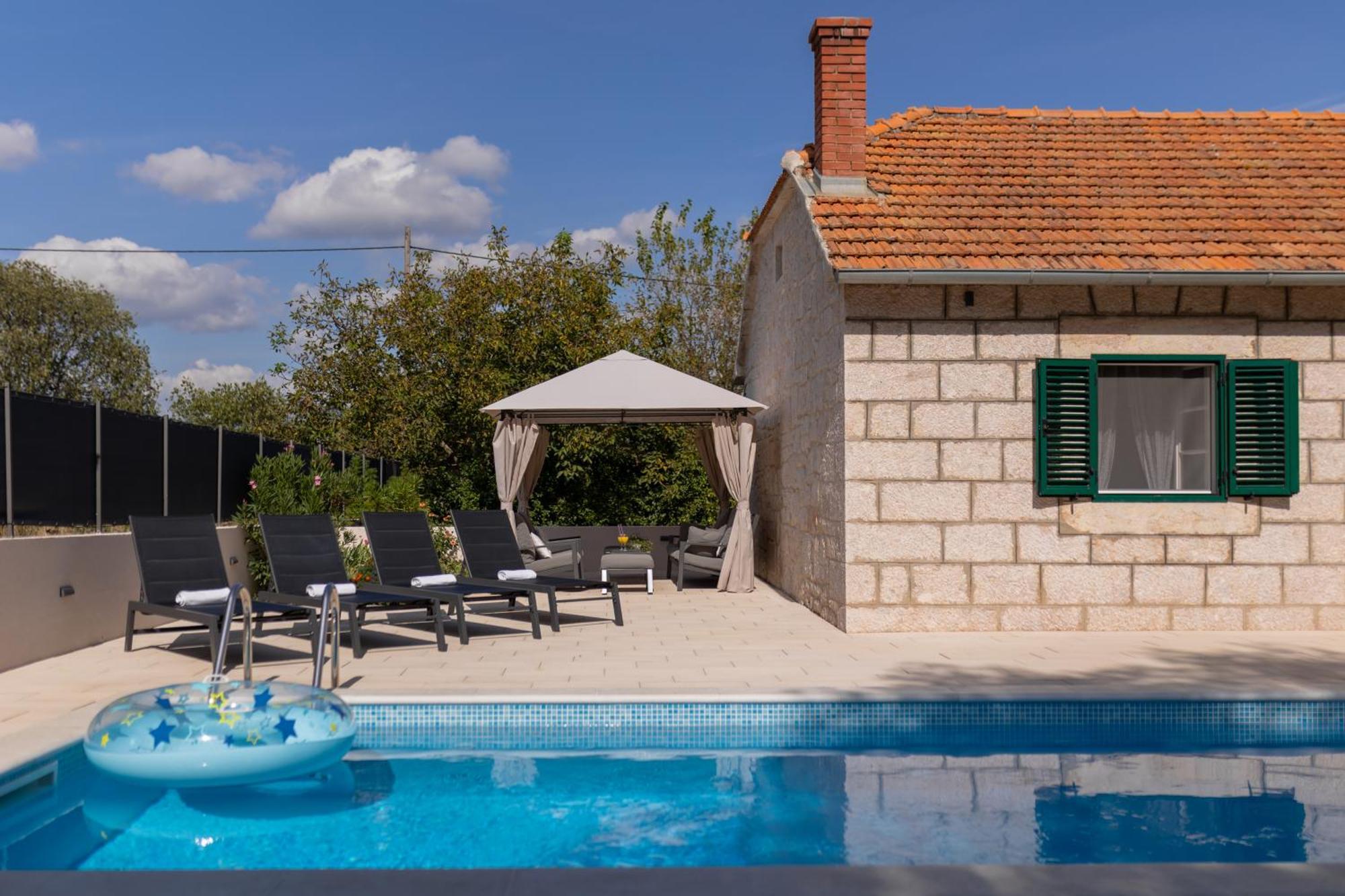 Experience Village Life - Jokini Dvori With Private Pool Pakovo Selo Екстер'єр фото