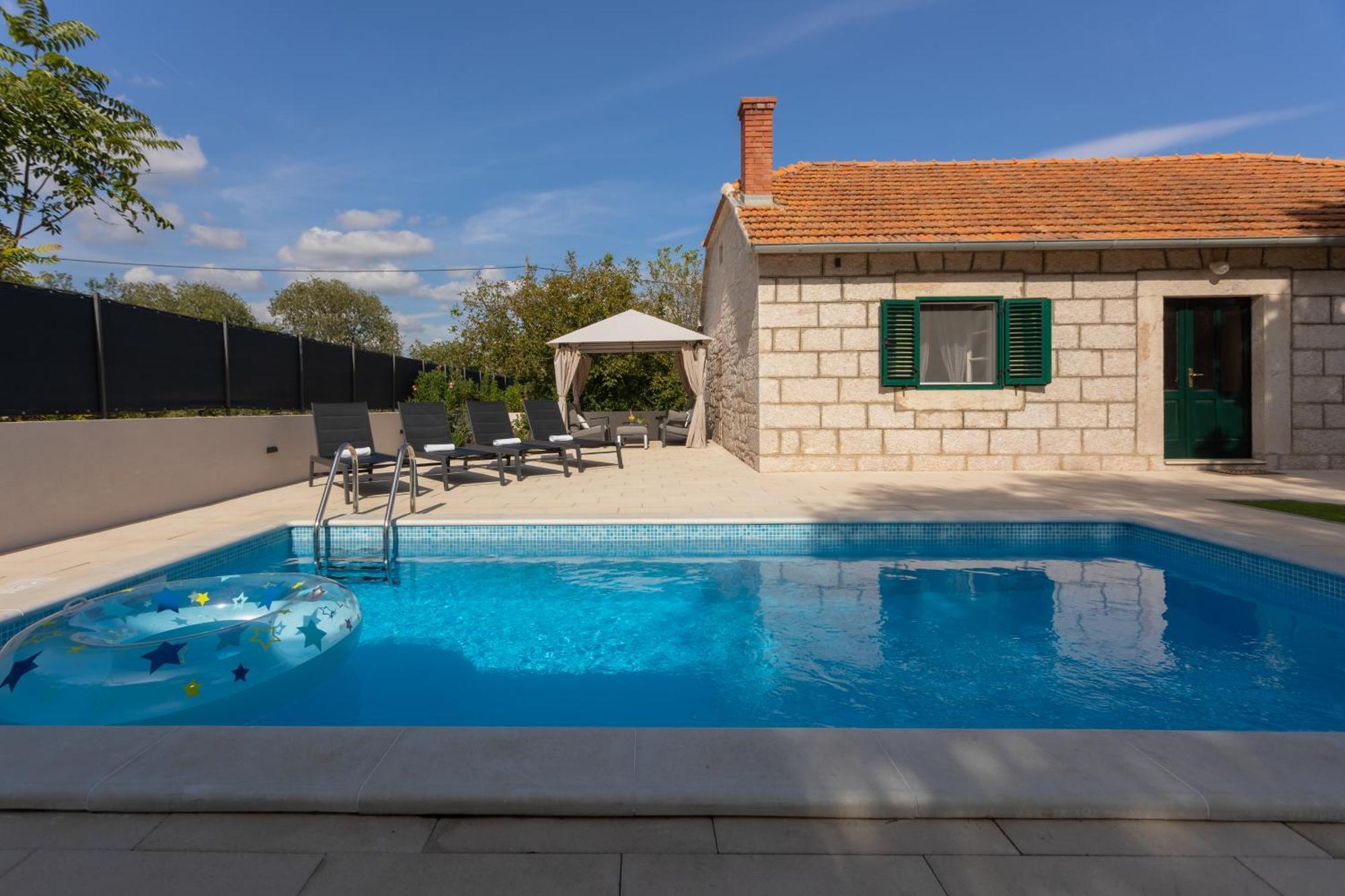 Experience Village Life - Jokini Dvori With Private Pool Pakovo Selo Екстер'єр фото