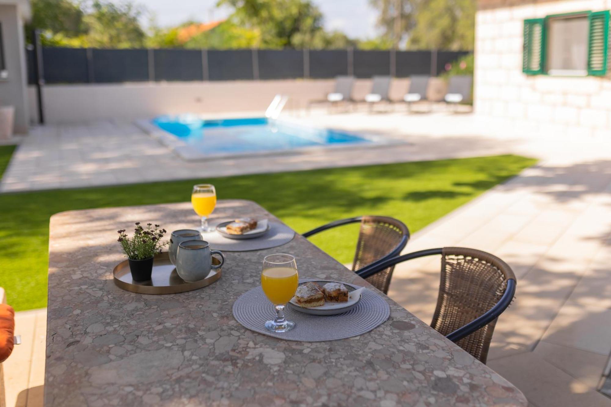 Experience Village Life - Jokini Dvori With Private Pool Pakovo Selo Екстер'єр фото